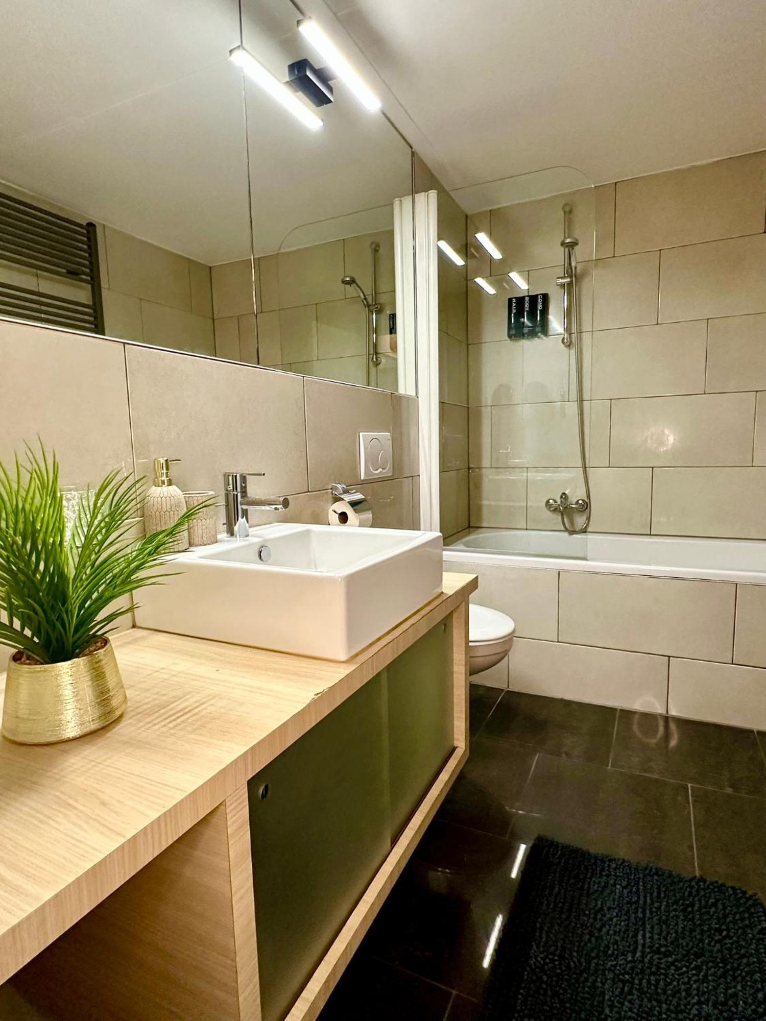 Luxury Suites Castel By Rikas Hotels 安特卫普 外观 照片